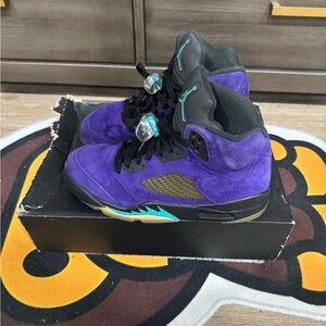 Nike Air Jordan 5 Retro “Alternate Grape 2020 Mens Size 7.5 136027-500 BOX